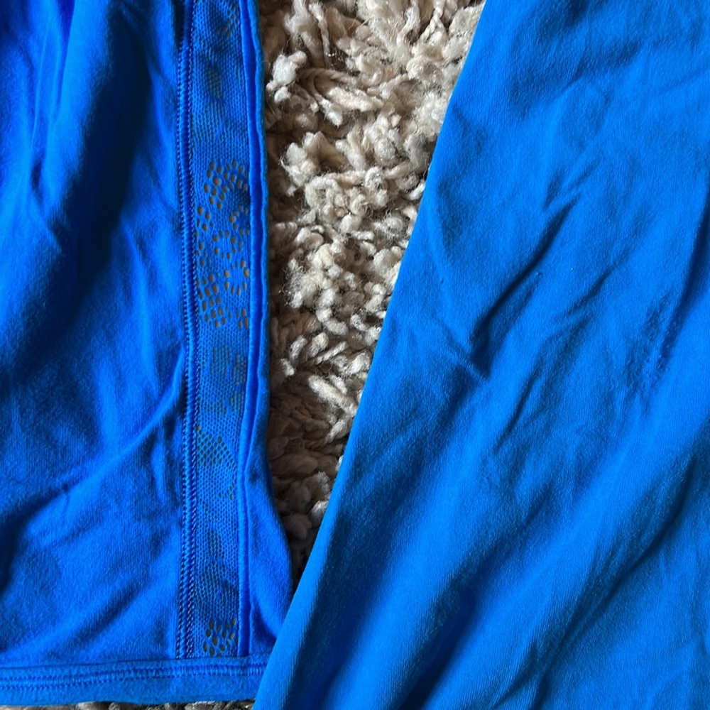 Luluemon turtleneck 6 - Picture 2 of 7